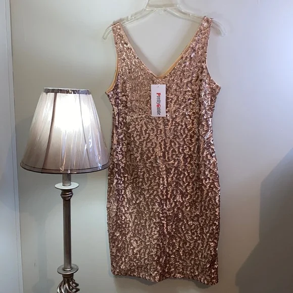 🎉HP🎉Woman’s Pretty Girl Dress Gold Medium - Picture 2 of 5
